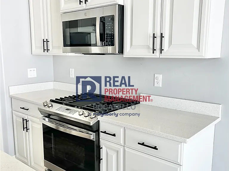 1620 Petersburg Dr — Photo 5