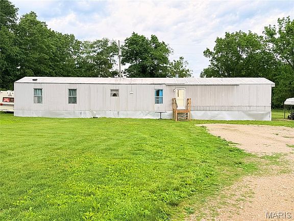 3rd image of 2809 County Road 115 Rd