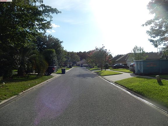5th image of 13594 Capistrano Dr S