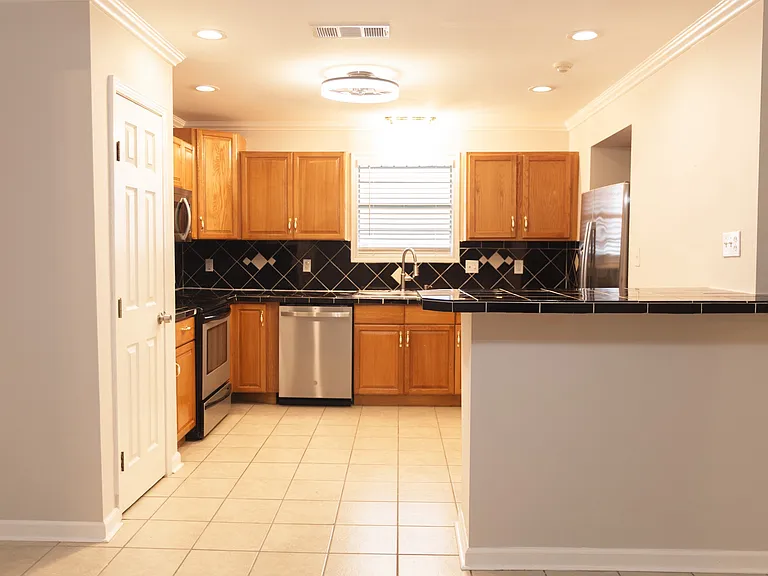 3228 Veronica Dr — Photo 5