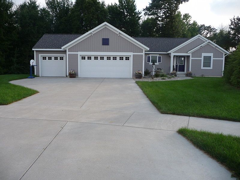 1st image of 13445 Hidden Creek Ct