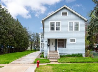 724 Liberty St, Aurora, IL 60505