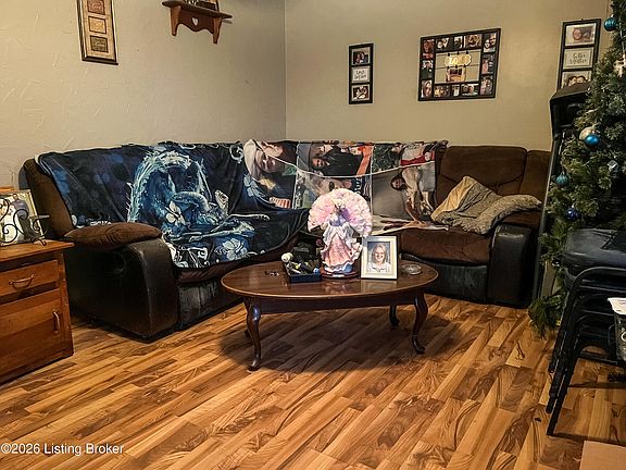 4th image of 1324 Kiper Dr