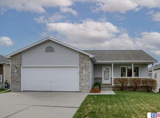 8231 S 17th St, Lincoln, NE 68512
