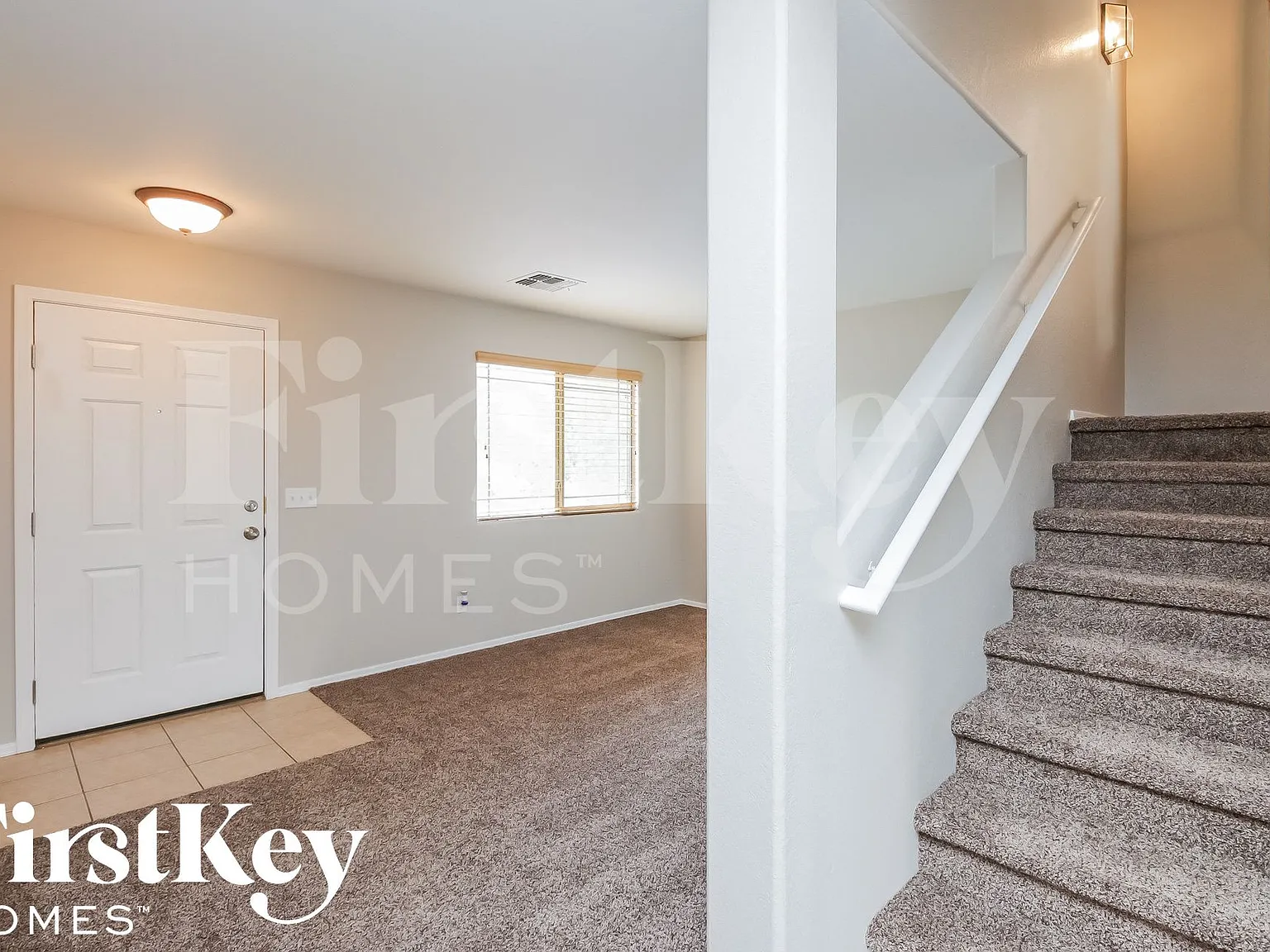 3 bed, 2.5 bath, 2301 sqft, $2,020 — Photo 2