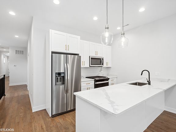 4th image of 2246 W Jackson Blvd Unit 3