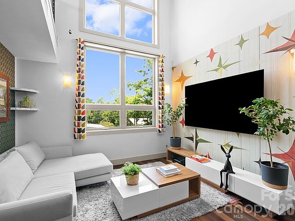 4th image of 49 Greeley St