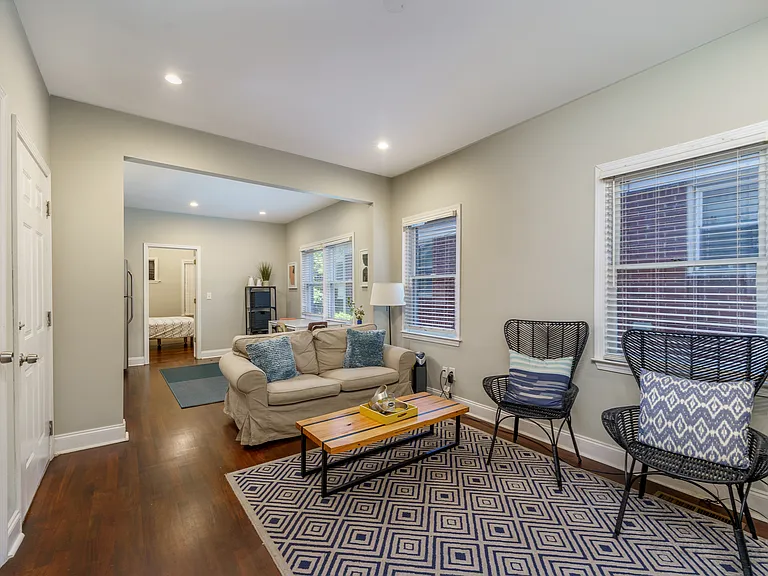 604 Glen Iris Dr NE #2 — Photo 2
