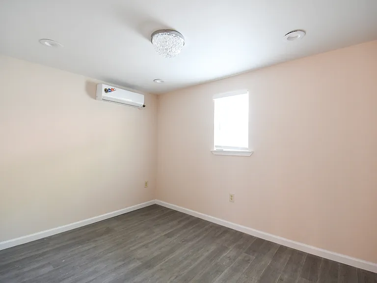 425 W 29th Ave — Photo 5