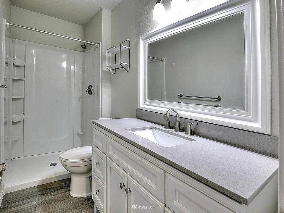 2nd image of 1743 Lafayette St S #2