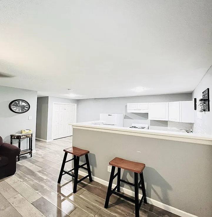 1 bed, 820 sqft, $895 — Photo 2