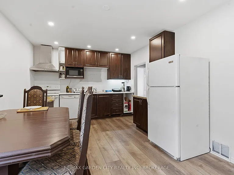 25 Pelham Rd #UPPER — Photo 14