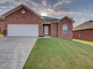 135 Westoak Pl, Hot Springs, AR 71913