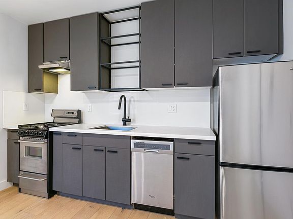 4th image of 1831 Colby Ave APT 5