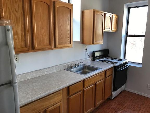 2nd image of 237A Starr St #2B