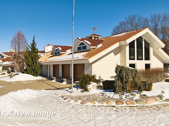 3rd image of 1134 N Graham Rd