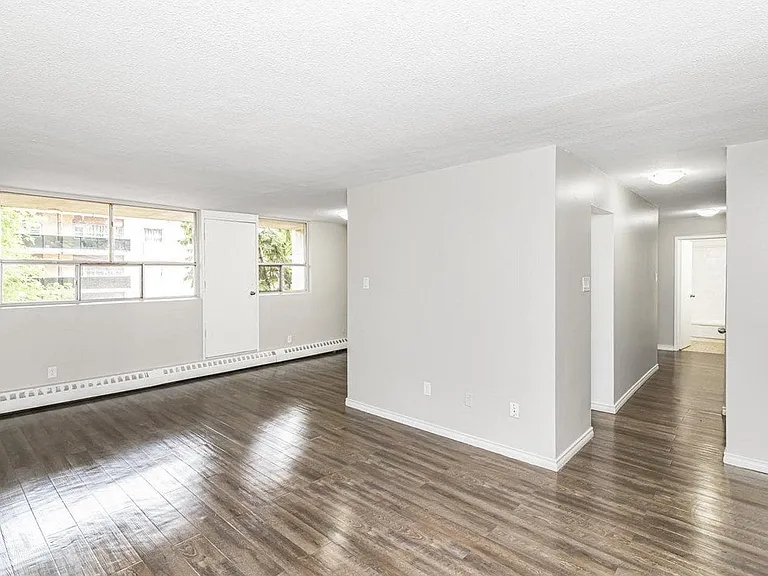 12 Mountain Ave N — Photo 5