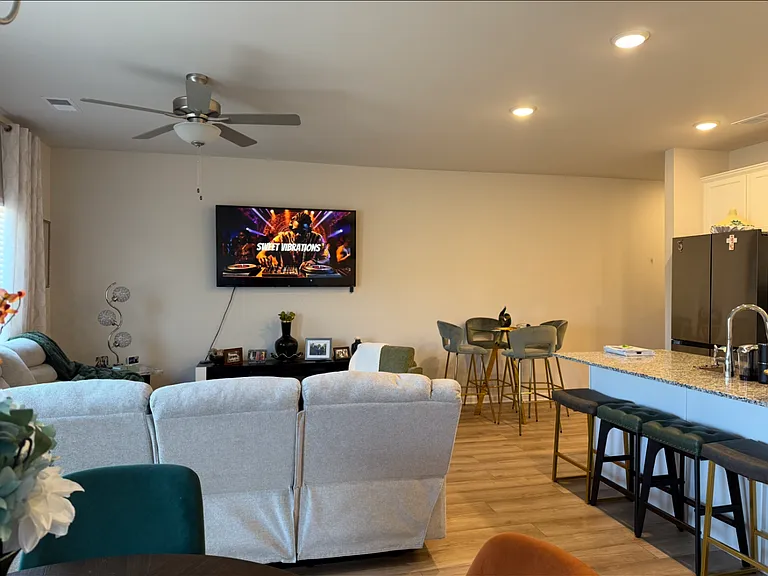 1173 Westhampton Way #1173 — Photo 2