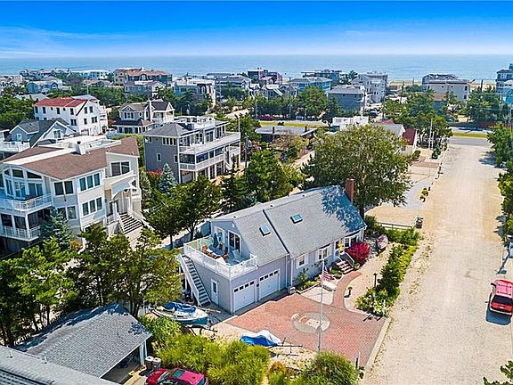 4th image of 1046 Long Beach Blvd #C