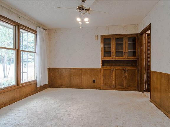 5th image of 2850 Brookwood Ln