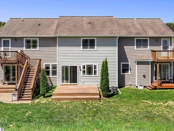 2nd image of 4924 Black Bear Dr