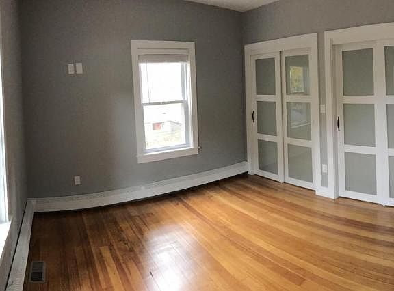 3rd image of 95 Elliot St