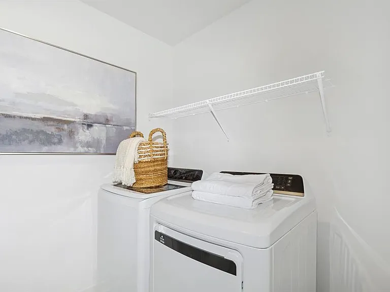 1075 Anmeadle Row — Photo 14