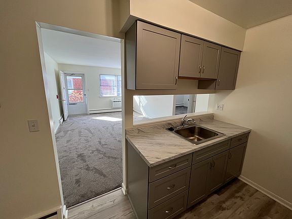 4th image of 334 William St #A