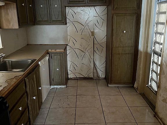 3rd image of 4211 NW 41st Street #208