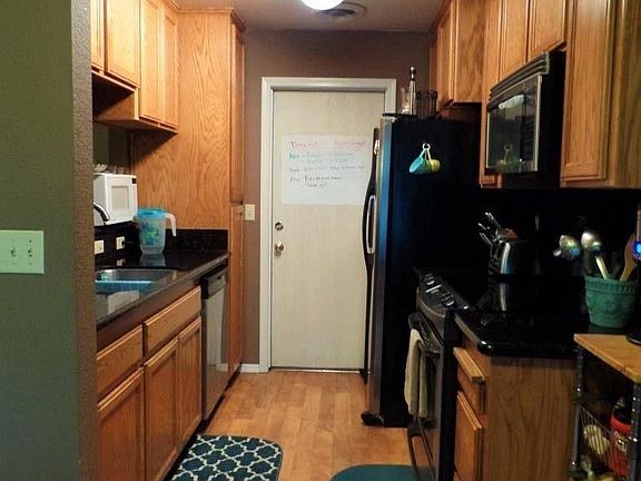 2nd image of 3233 Heatherwood Ct