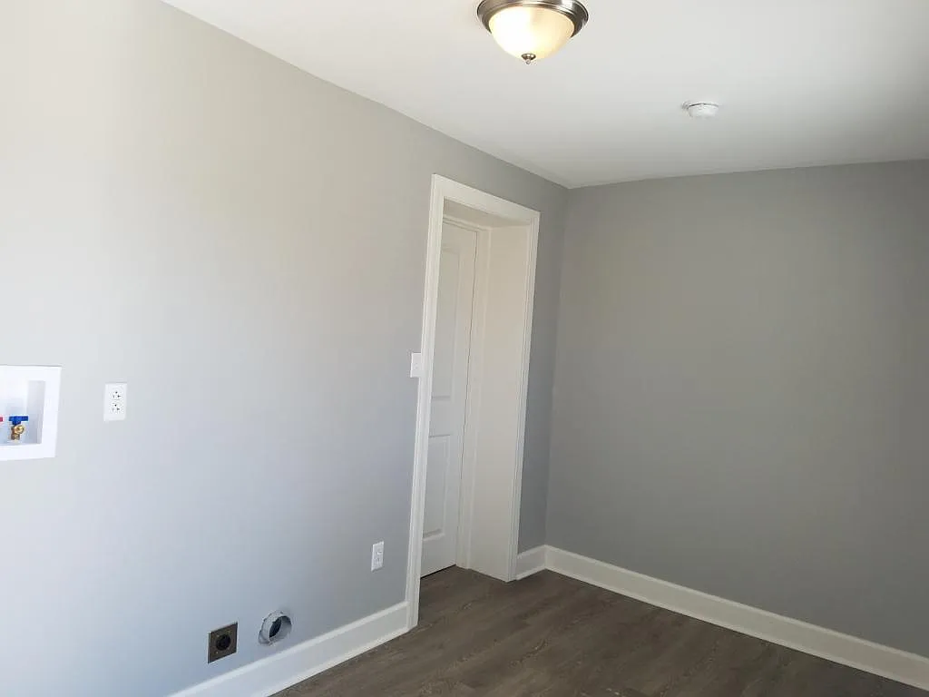 2711 1st Ave — Photo 2