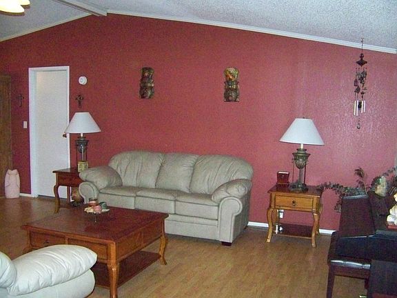 3rd image of 821 Santa Anna Dr