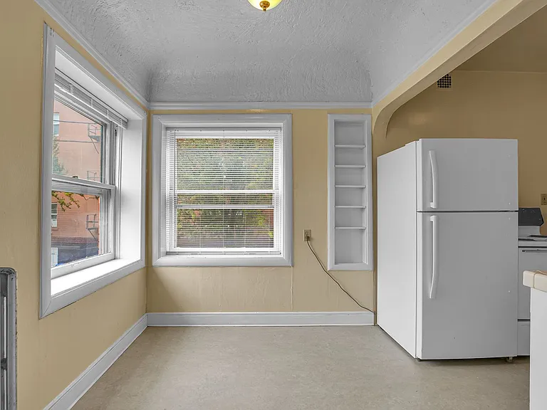 2052 SE Hawthorne Blvd — Photo 13