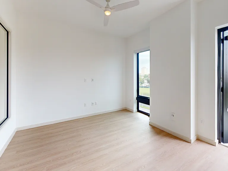 101 N Meridian — Photo 120