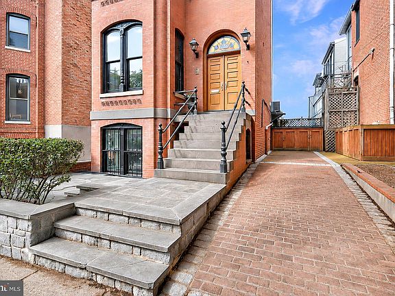 2nd image of 1534 15th St NW