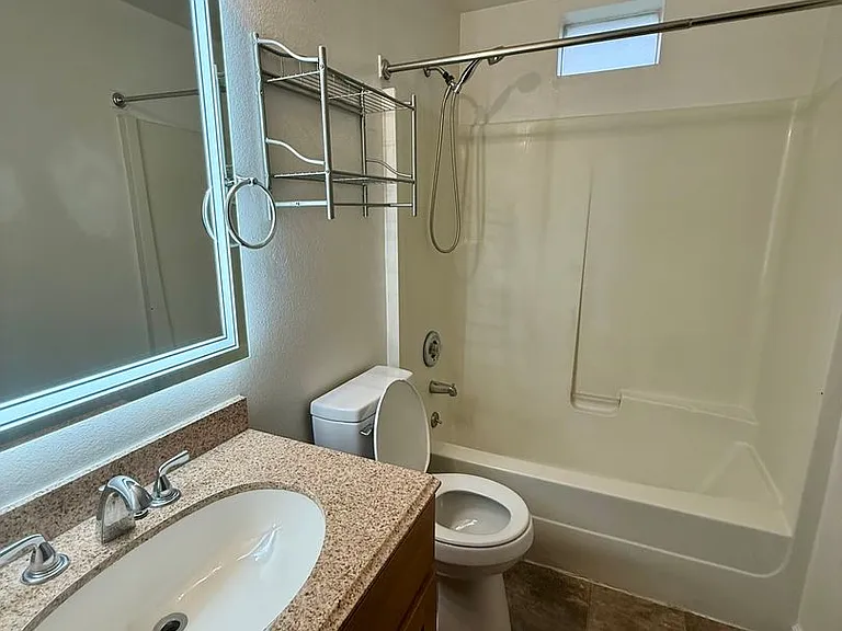 1605 W York Ave — Photo 8