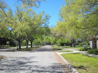 1759 Cherokee Dr, Sarasota, FL 34239