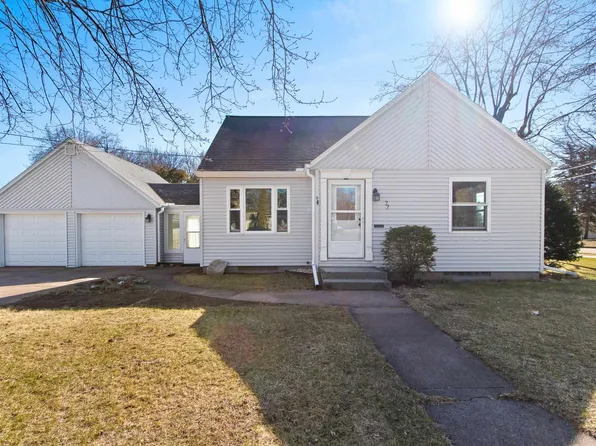 77 Brent St, Clintonville, WI 54929