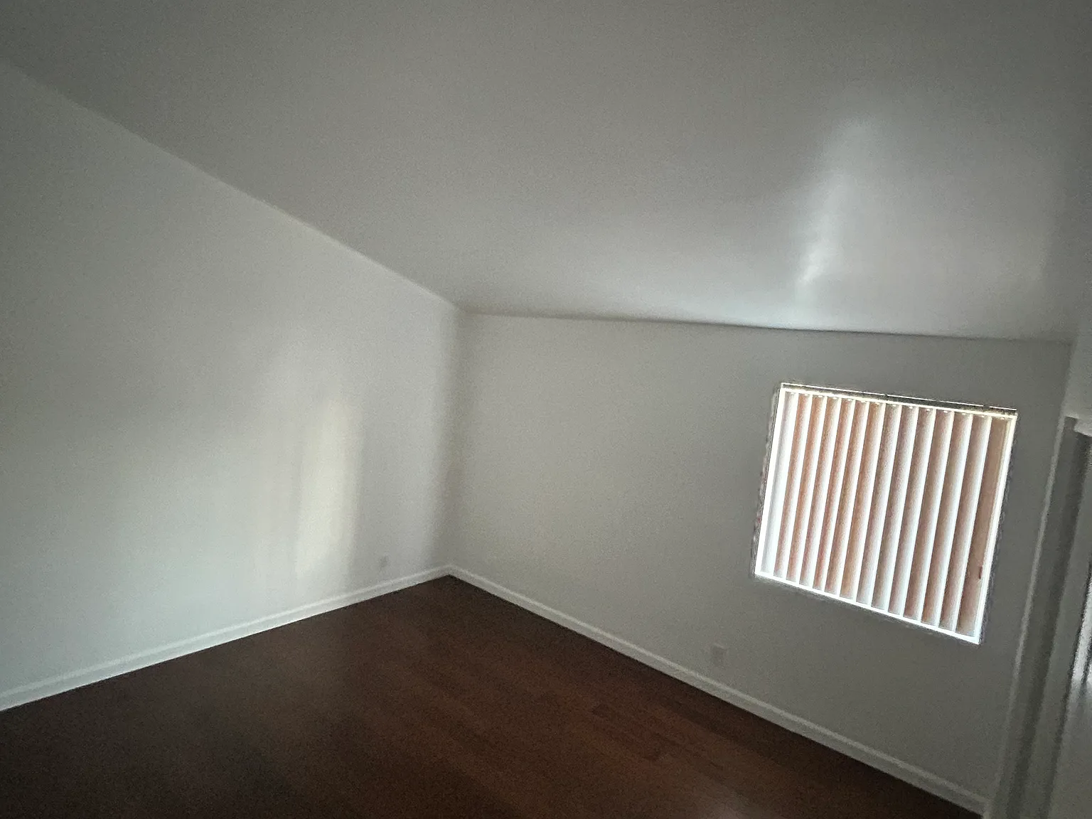 2 bed, 1000 sqft, $2,200 — Photo 2