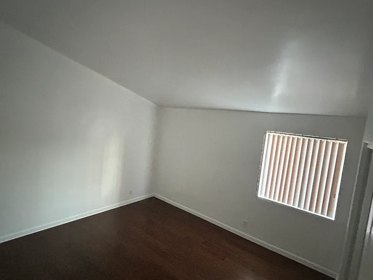 6108 Hazelhurst Pl — Photo 2