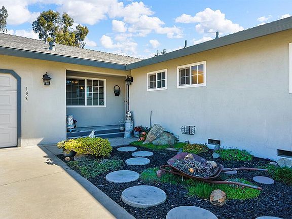 5th image of 1824 Mulberry Way