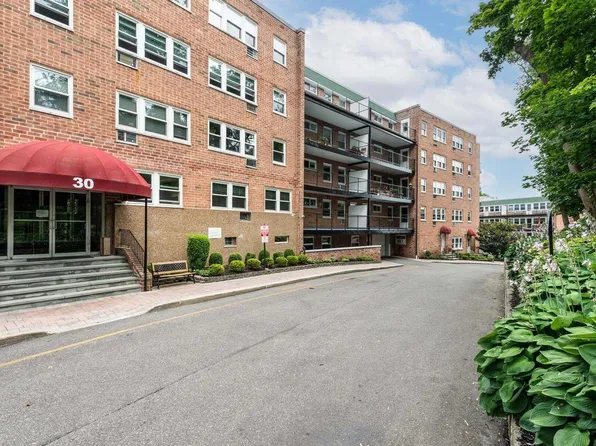 30 Pearsall Avenue #1C, Glen Cove, NY 11542