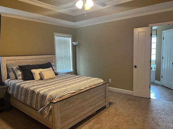 4th image of 3986 Glen Laurel Dr W