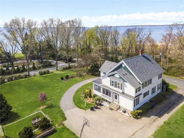 50 Watson Ave, Barrington, RI 02806