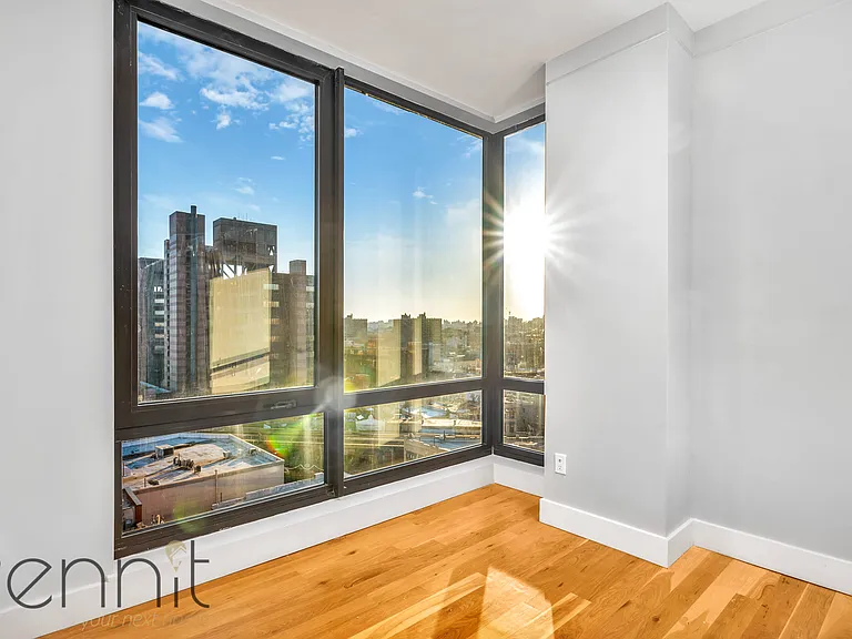 31 Debevoise St #12M — Photo 5