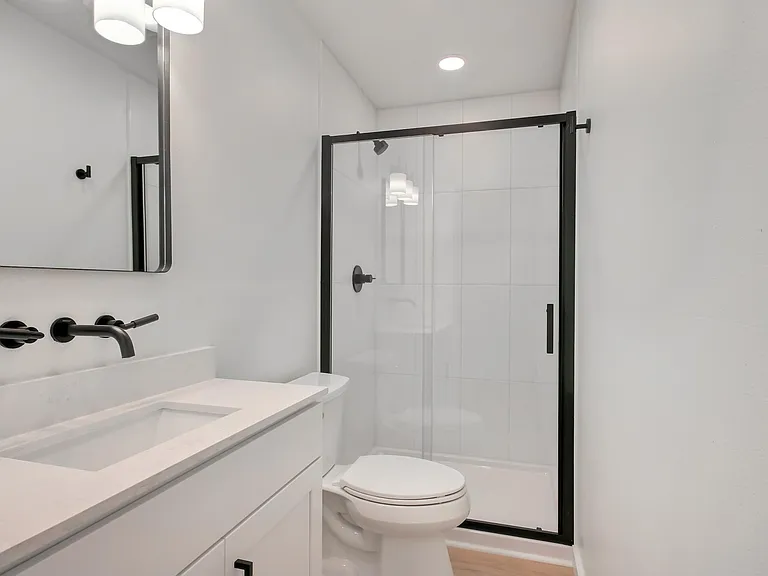 4714 16th Ave NE — Photo 10