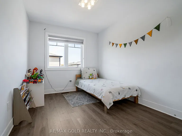 2621 Holbrook Dr #8 — Photo 24