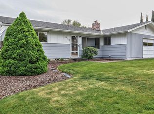 929 NW Morgan Ln, Grants Pass, OR