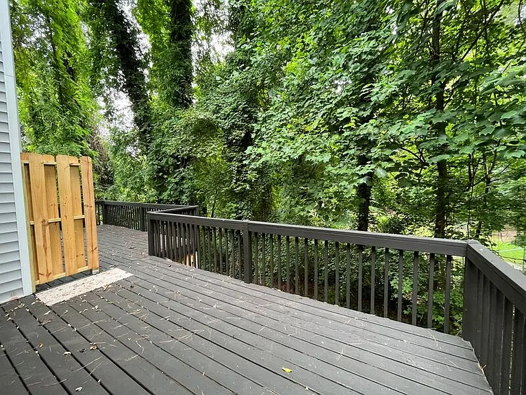 212 N Peartree Ln #E — Photo 14