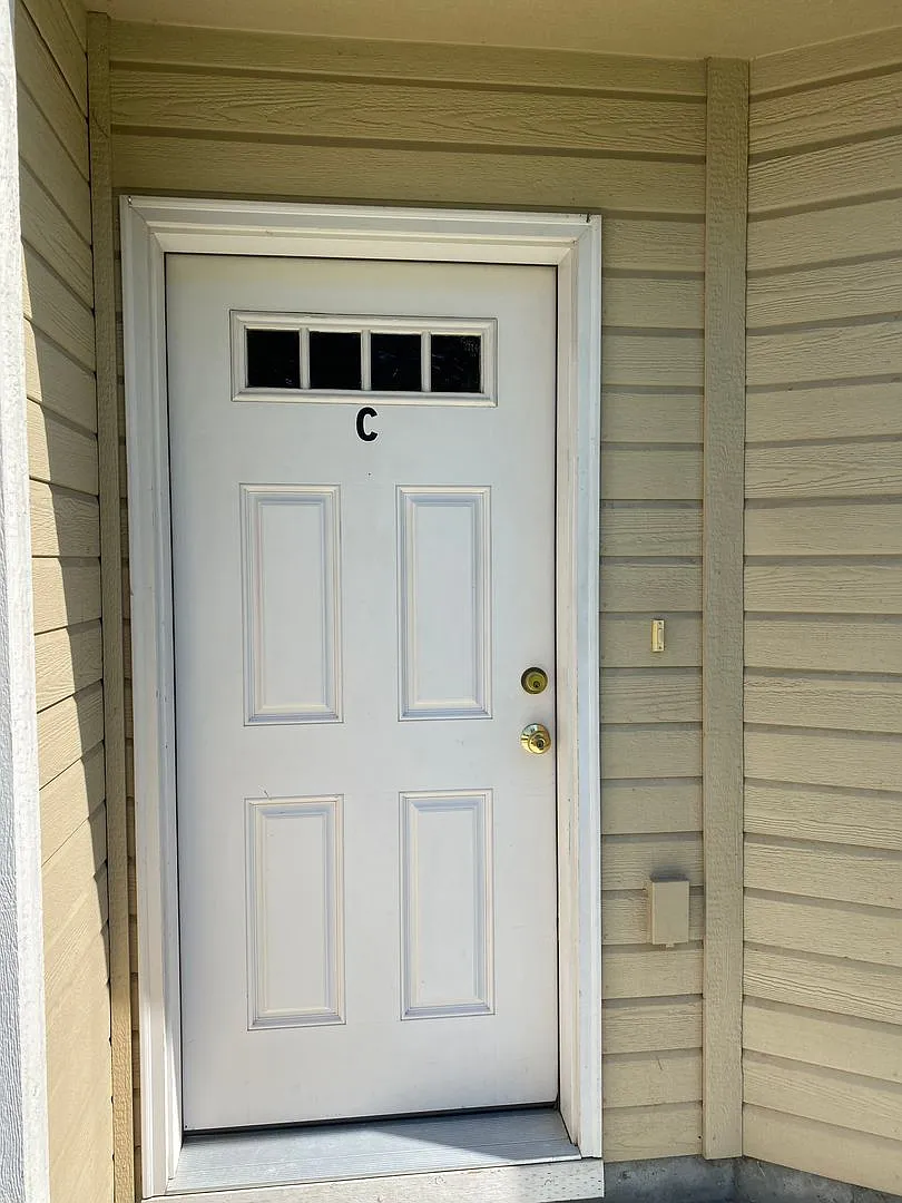 1014 S Olympia Pl Unit C — Photo 3